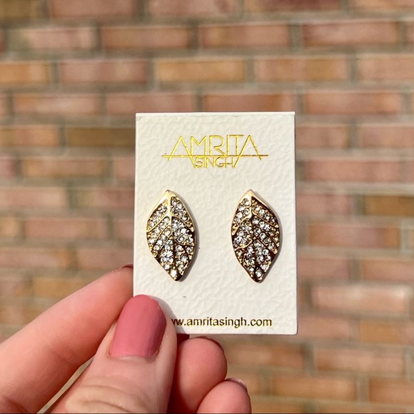 ELEN HENDERSON 9639NL GOLD AND CRYSTAL LEAF WITH EARRINGS